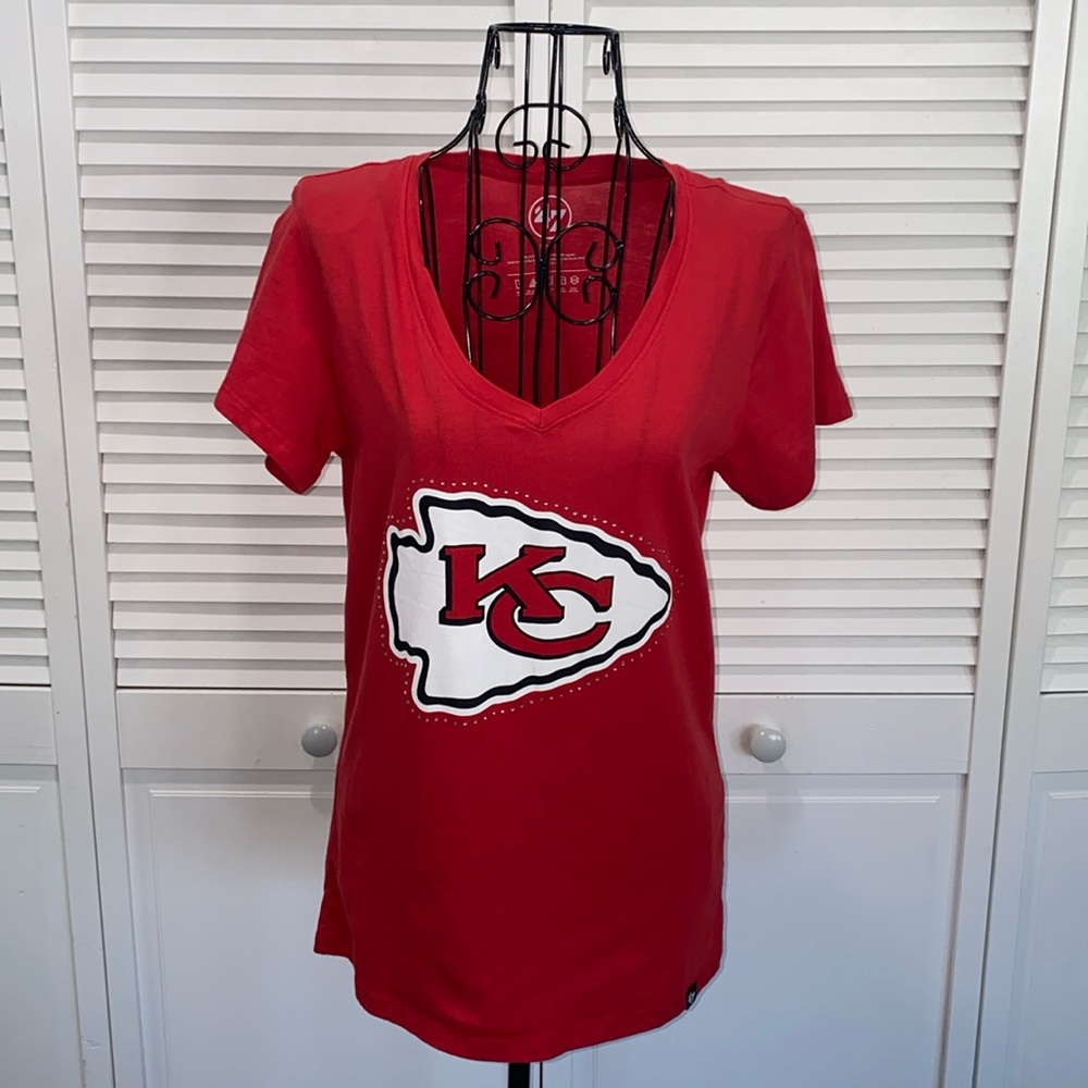 Kansas City Chiefs Women's Rhinestone Logo V-Neck T-Shirt in Red Sz S❤️LIKE NEW - Picture 2 of 11